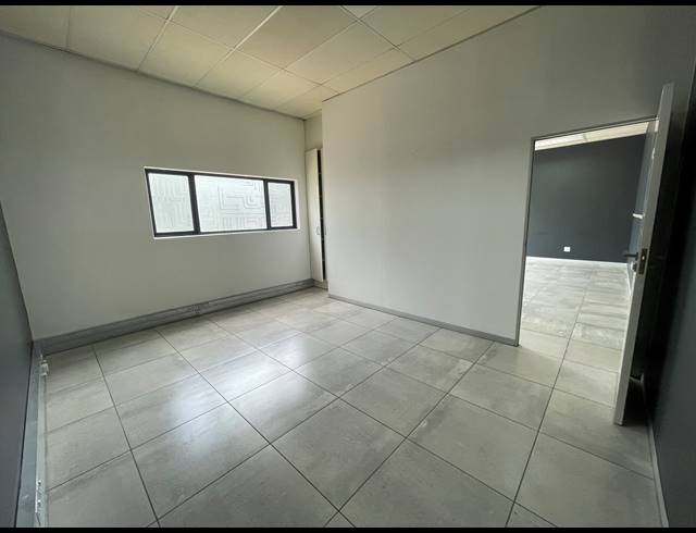 108M² OFFICE TO LET IN IMPALA PARK